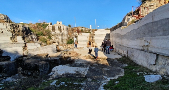 Discover the Geological Secrets of Fantazija Quarry Near Paradiso Beach Bar