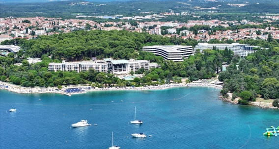 Where to Escape the Crowds After Exploring Rovinj and the Islands: Paradiso Beach as a Peaceful Relaxation Spot