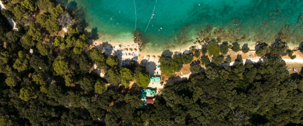 Paradiso Beach: Rovinj’s Coastal Retreat
